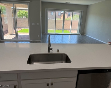 63 Barton Bay Avenue - Photo Thumbnail 15
