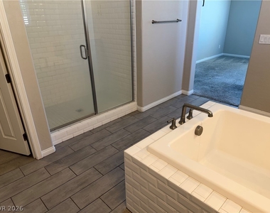 63 Barton Bay Avenue - Photo Thumbnail 24