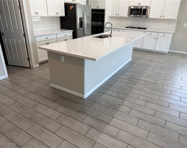 63 Barton Bay Avenue - Photo Thumbnail 19
