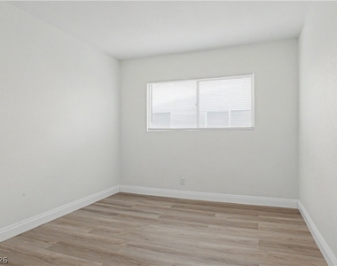 1856 N Decatur Boulevard - Photo Thumbnail 15