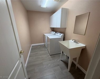 2381 Goldfire Circle - Photo Thumbnail 13