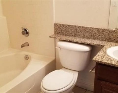 5130 S Jones Boulevard - Photo Thumbnail 4
