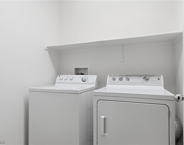 8910 Marble Light Avenue - Photo Thumbnail 19