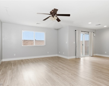 8910 Marble Light Avenue - Photo Thumbnail 5