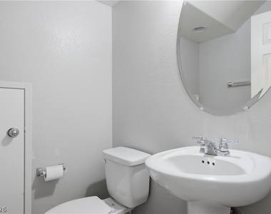 8910 Marble Light Avenue - Photo Thumbnail 13