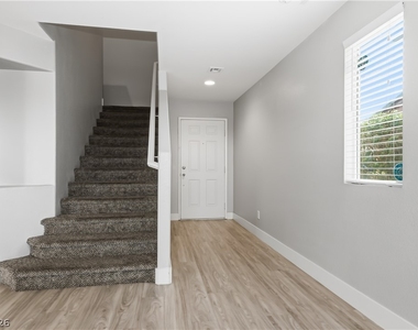 8910 Marble Light Avenue - Photo Thumbnail 4