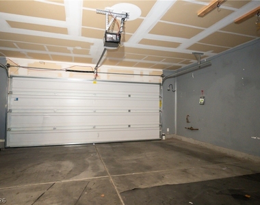 8910 Marble Light Avenue - Photo Thumbnail 23