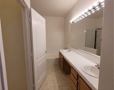 2325 Windmill Parkway - Photo Thumbnail 15