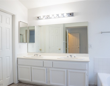 7608 Botany Bay Drive - Photo Thumbnail 10