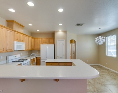 6840 Frances Celia Avenue - Photo Thumbnail 11