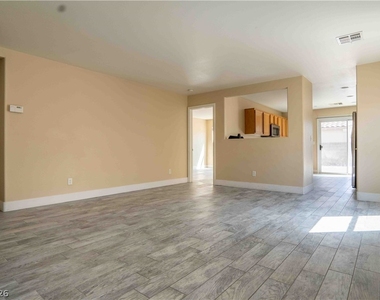 5558 Rollins Street - Photo Thumbnail 3