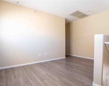 5558 Rollins Street - Photo Thumbnail 8