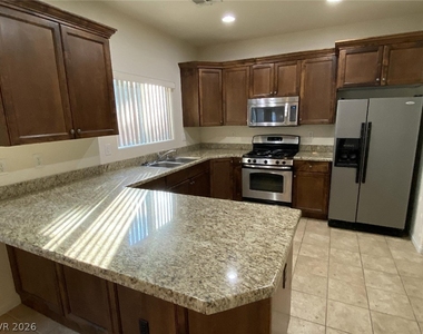 869 Park Walk Avenue - Photo Thumbnail 2
