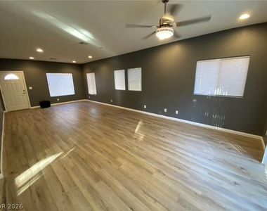 869 Park Walk Avenue - Photo Thumbnail 1