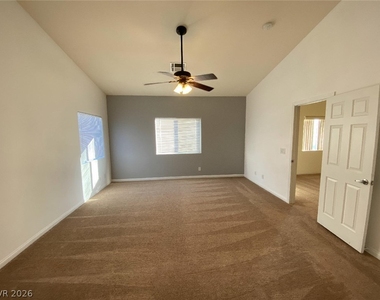 869 Park Walk Avenue - Photo Thumbnail 3