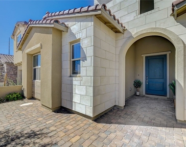 131 Robledo Street - Photo Thumbnail 6