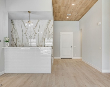 131 Robledo Street - Photo Thumbnail 10