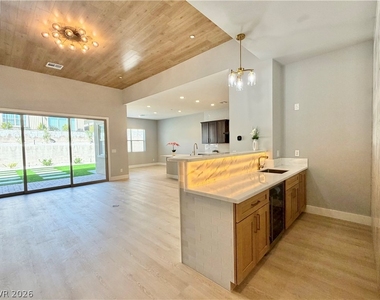 131 Robledo Street - Photo Thumbnail 11