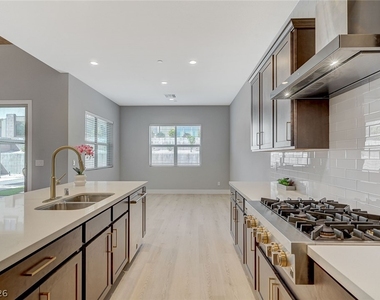 131 Robledo Street - Photo Thumbnail 19