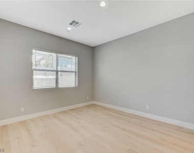 131 Robledo Street - Photo Thumbnail 21