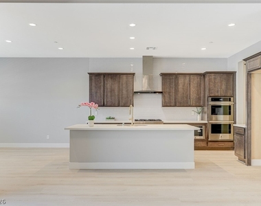 131 Robledo Street - Photo Thumbnail 15