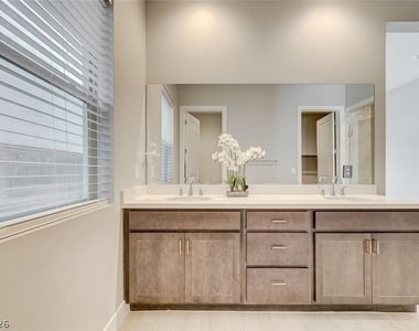 131 Robledo Street - Photo Thumbnail 32