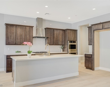 131 Robledo Street - Photo Thumbnail 16