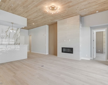 131 Robledo Street - Photo Thumbnail 9