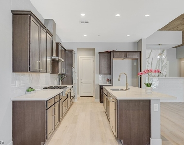 131 Robledo Street - Photo Thumbnail 25