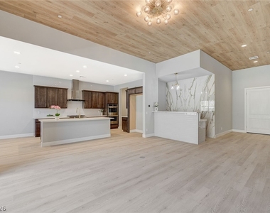 131 Robledo Street - Photo Thumbnail 8