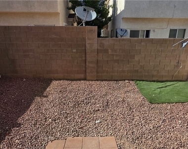 8832 Roping Rodeo Avenue - Photo Thumbnail 8