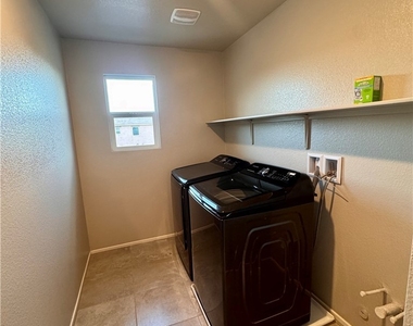 7461 Opal Star Street - Photo Thumbnail 20