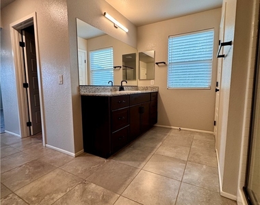 7461 Opal Star Street - Photo Thumbnail 15