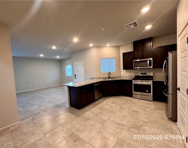 7461 Opal Star Street - Photo Thumbnail 8