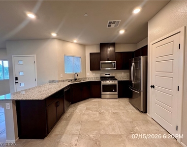 7461 Opal Star Street - Photo Thumbnail 9