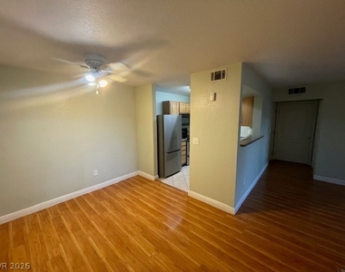 5055 W Hacienda Avenue - Photo Thumbnail 6
