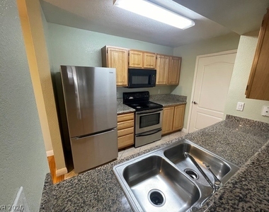 5055 W Hacienda Avenue - Photo Thumbnail 8