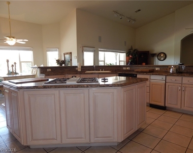 1320 Crystal Valley Drive - Photo Thumbnail 8