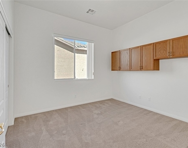 3131 Surf Spray Street - Photo Thumbnail 40