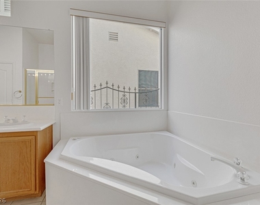 3131 Surf Spray Street - Photo Thumbnail 37