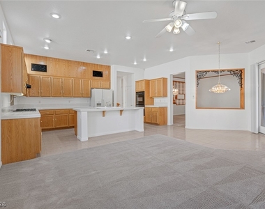 3131 Surf Spray Street - Photo Thumbnail 27