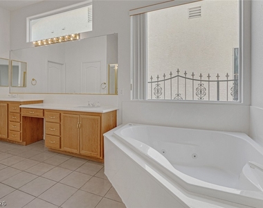 3131 Surf Spray Street - Photo Thumbnail 34