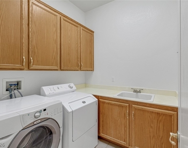 3131 Surf Spray Street - Photo Thumbnail 45