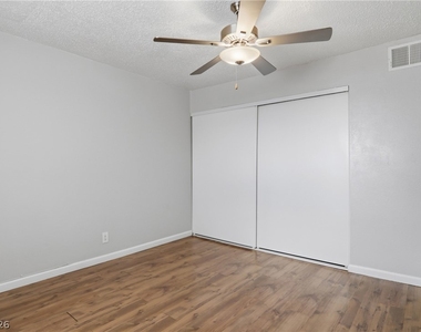2274 E Desert Inn Road - Photo Thumbnail 22