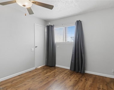 2274 E Desert Inn Road - Photo Thumbnail 20