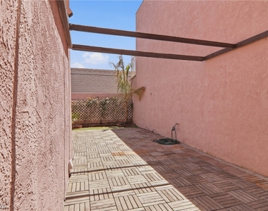 2274 E Desert Inn Road - Photo Thumbnail 35