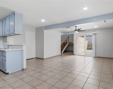 2274 E Desert Inn Road - Photo Thumbnail 5