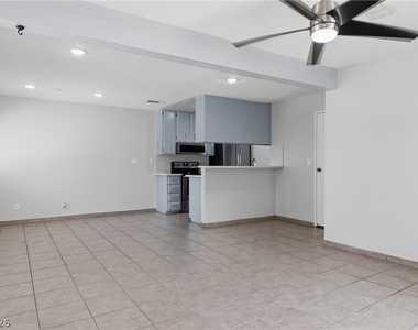 2274 E Desert Inn Road - Photo Thumbnail 3