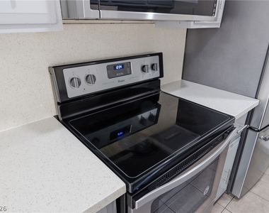 2274 E Desert Inn Road - Photo Thumbnail 8