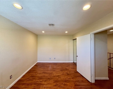5923 Laredo Street - Photo Thumbnail 40
